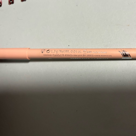 Brand new Extreme Lasting waterproof eye pencil in 06 silky nude - Picture 4 of 4